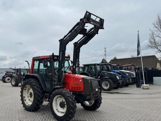 Valtra Valmet 6650 Hitech, voorlader, vloeistofkoppeling - טרקטור חקלאי: תמונה 2 Valtra Valmet 6650 Hitech, voorlader, vloeistofkoppeling - טרקטור חקלאי: תמונה 2