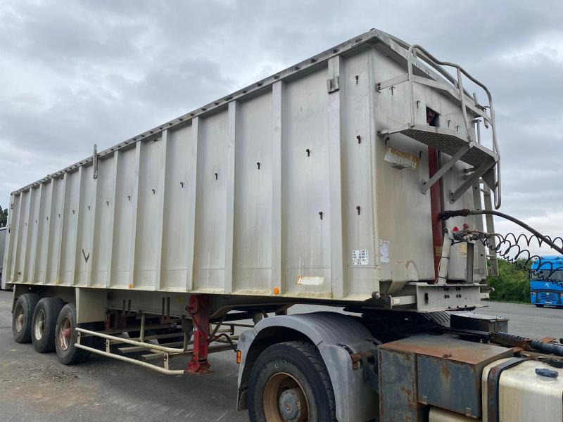 Benalu - סמיטריילר עם מזהיר: תמונה 2 Benalu - סמיטריילר עם מזהיר: תמונה 2