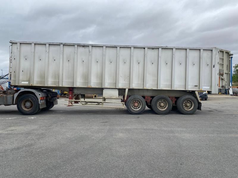 Benalu - סמיטריילר עם מזהיר: תמונה 5 Benalu - סמיטריילר עם מזהיר: תמונה 5