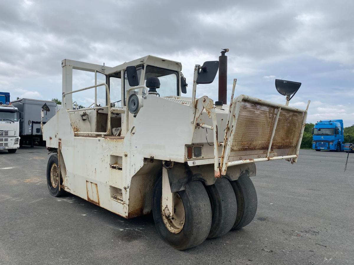 Caterpillar PS300 - רולר פניאומטי: תמונה 1 Caterpillar PS300 - רולר פניאומטי: תמונה 1