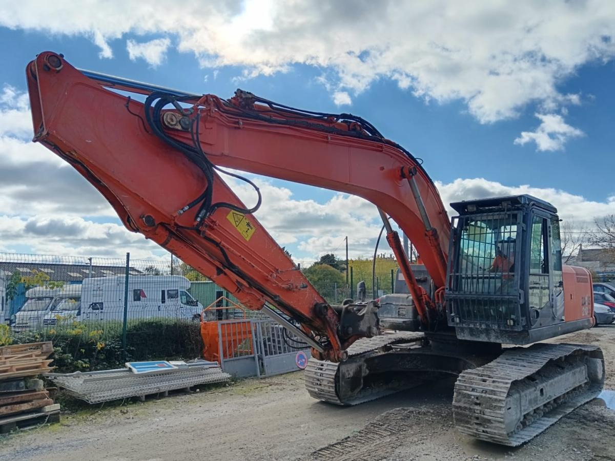Hitachi ZX210LC-3 - מחפר סורק: תמונה 1 Hitachi ZX210LC-3 - מחפר סורק: תמונה 1