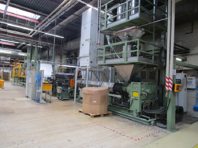 AMUT FLAT FILM EXTRUDER EA-130 FÜR PS - מכונת אריזה: תמונה 1 AMUT FLAT FILM EXTRUDER EA-130 FÜR PS - מכונת אריזה: תמונה 1