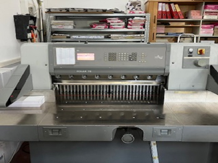 POLAR 78 ES - מכונת חיתוך נייר: תמונה 1 POLAR 78 ES - מכונת חיתוך נייר: תמונה 1