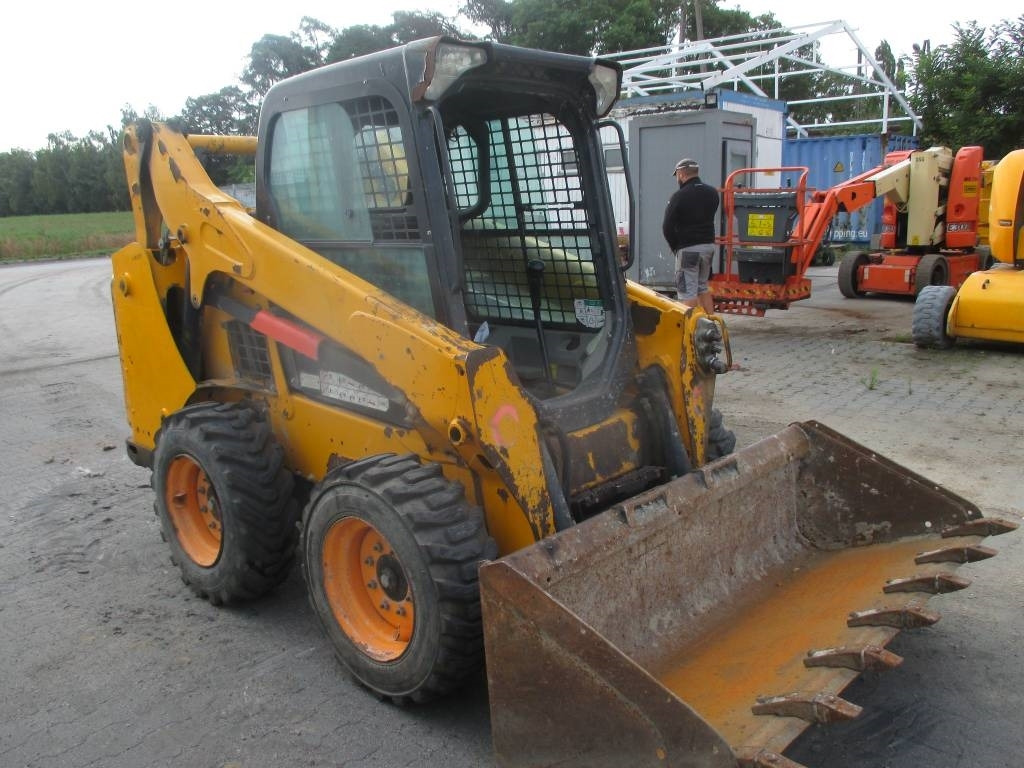 Bobcat S 530 - מעמיס היגוי החלקה: תמונה 4 Bobcat S 530 - מעמיס היגוי החלקה: תמונה 4