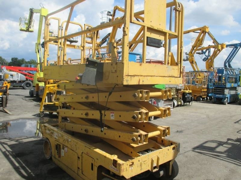 Genie GS 2646 - מעלית מספריים: תמונה 4 Genie GS 2646 - מעלית מספריים: תמונה 4