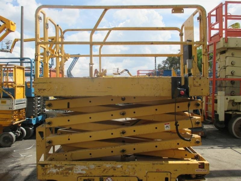 Genie GS 2646 - מעלית מספריים: תמונה 5 Genie GS 2646 - מעלית מספריים: תמונה 5