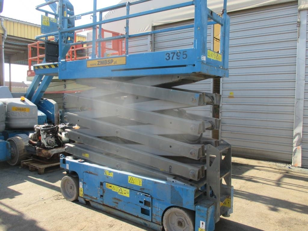 Genie GS 3232 - מעלית מספריים: תמונה 3 Genie GS 3232 - מעלית מספריים: תמונה 3
