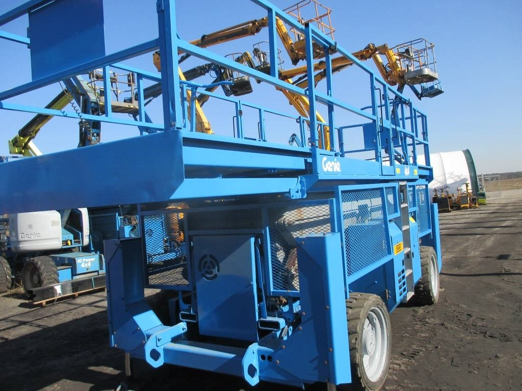 Genie GS 4390 RT - מעלית מספריים: תמונה 2 Genie GS 4390 RT - מעלית מספריים: תמונה 2