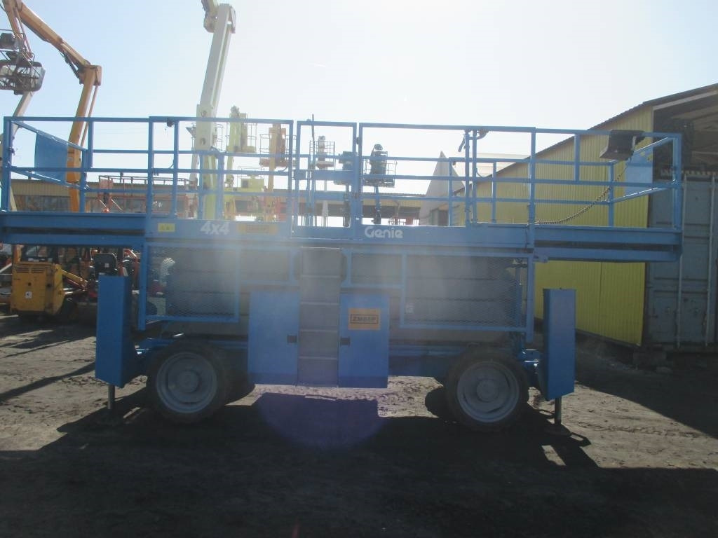 Genie GS 4390 RT - מעלית מספריים: תמונה 3 Genie GS 4390 RT - מעלית מספריים: תמונה 3