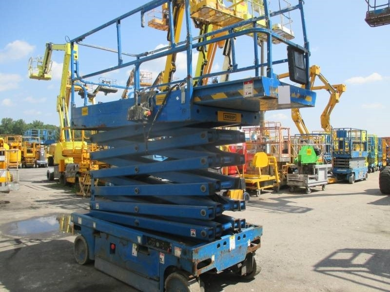 Haulotte Compact 14 - מעלית מספריים: תמונה 4 Haulotte Compact 14 - מעלית מספריים: תמונה 4