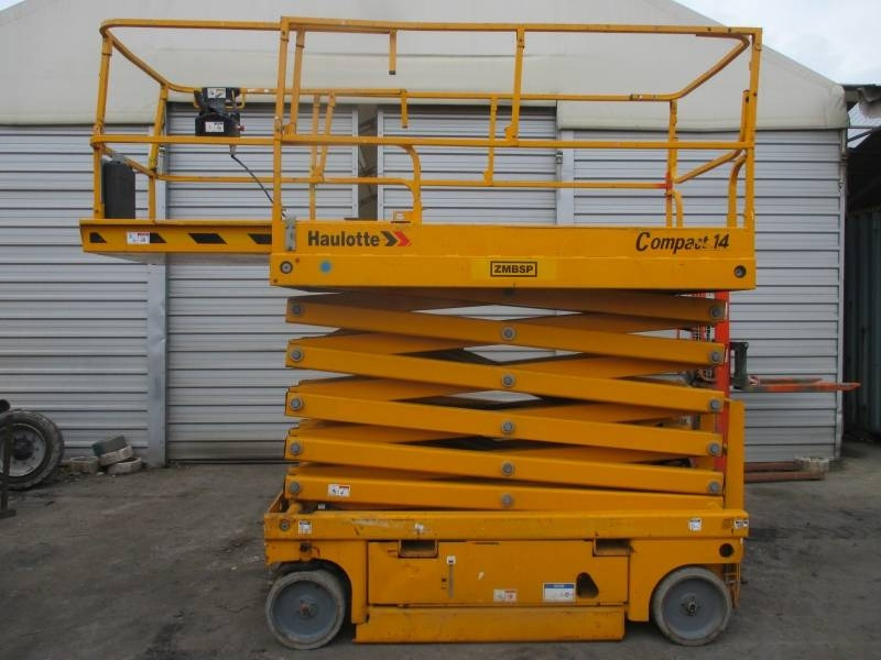 Haulotte Compact 14 - מעלית מספריים: תמונה 1 Haulotte Compact 14 - מעלית מספריים: תמונה 1