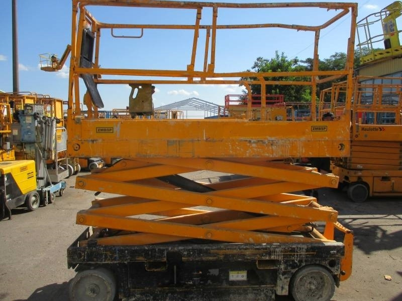 Haulotte Compact 8 - מעלית מספריים: תמונה 5 Haulotte Compact 8 - מעלית מספריים: תמונה 5