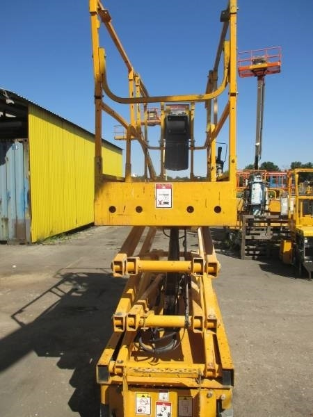 Haulotte Compact 8 - מעלית מספריים: תמונה 3 Haulotte Compact 8 - מעלית מספריים: תמונה 3
