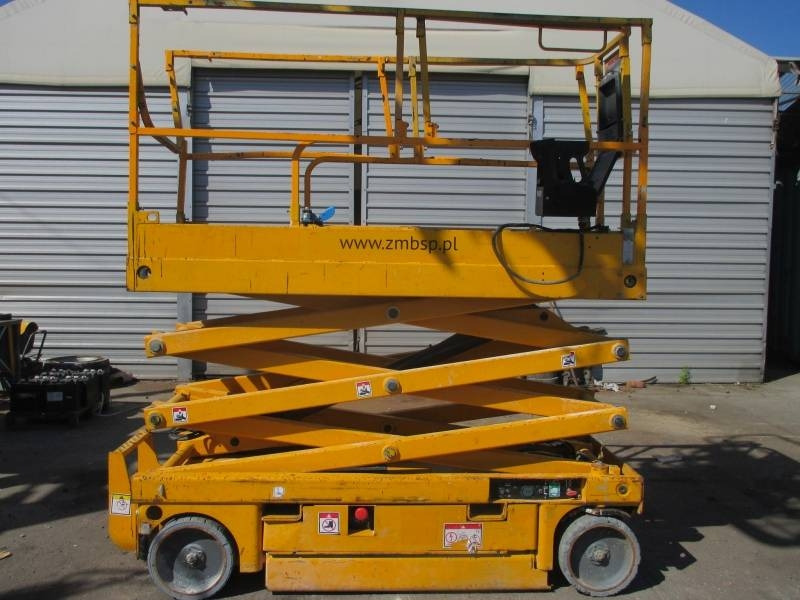 Haulotte Compact 8 - מעלית מספריים: תמונה 1 Haulotte Compact 8 - מעלית מספריים: תמונה 1