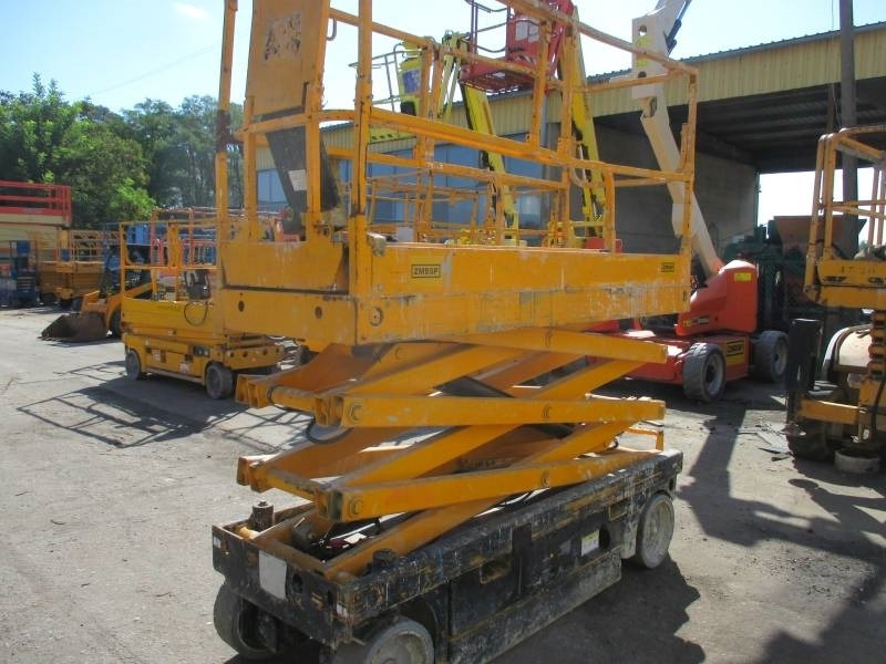 Haulotte Compact 8 - מעלית מספריים: תמונה 4 Haulotte Compact 8 - מעלית מספריים: תמונה 4
