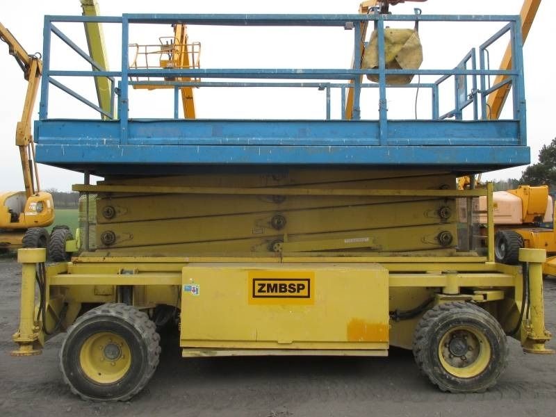 Holland Lift B 165 DL 24 - מעלית מספריים: תמונה 2 Holland Lift B 165 DL 24 - מעלית מספריים: תמונה 2