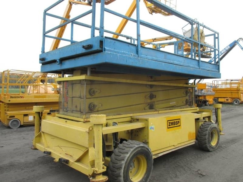 Holland Lift B 165 DL 24 - מעלית מספריים: תמונה 3 Holland Lift B 165 DL 24 - מעלית מספריים: תמונה 3