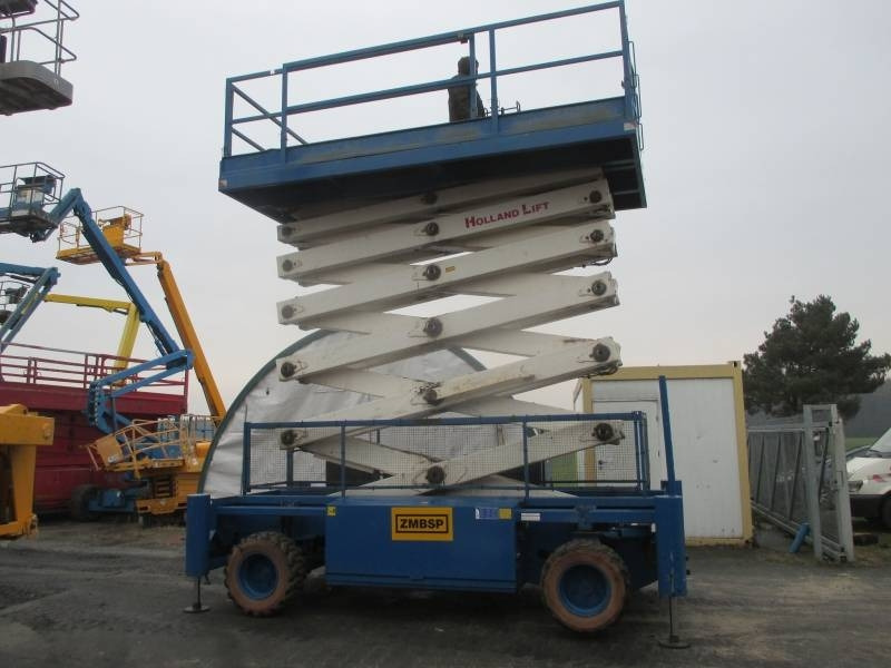 Holland Lift B 195 DL 25 - מעלית מספריים: תמונה 1 Holland Lift B 195 DL 25 - מעלית מספריים: תמונה 1