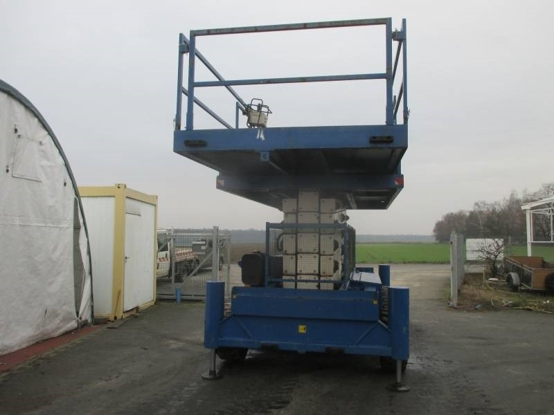 Holland Lift B 195 DL 25 - מעלית מספריים: תמונה 4 Holland Lift B 195 DL 25 - מעלית מספריים: תמונה 4