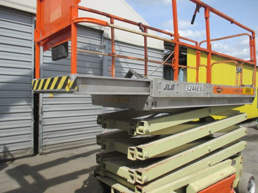 JLG 3246 ES - מעלית מספריים: תמונה 2 JLG 3246 ES - מעלית מספריים: תמונה 2