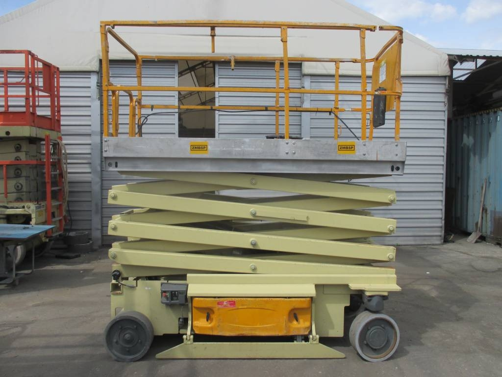 JLG 3246 ES - מעלית מספריים: תמונה 1 JLG 3246 ES - מעלית מספריים: תמונה 1