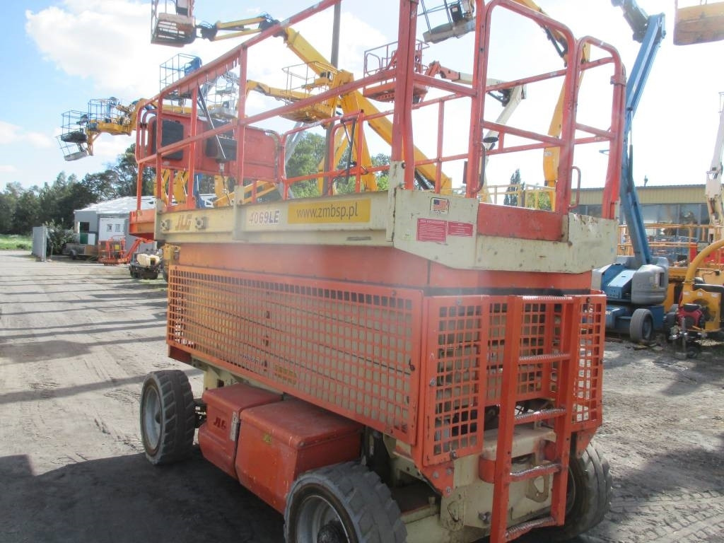 JLG 4069 LE - מעלית מספריים: תמונה 5 JLG 4069 LE - מעלית מספריים: תמונה 5