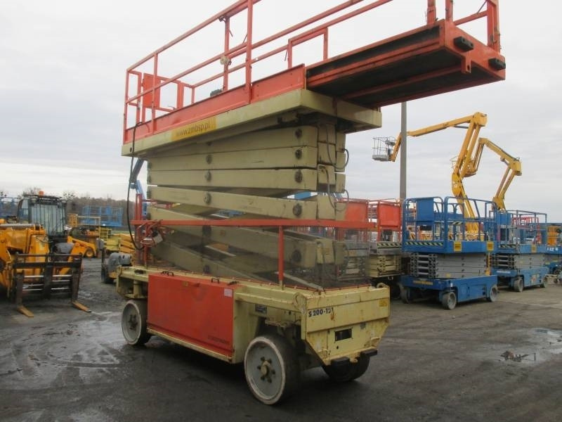 JLG Liftlux 180-12 - מעלית מספריים: תמונה 5 JLG Liftlux 180-12 - מעלית מספריים: תמונה 5