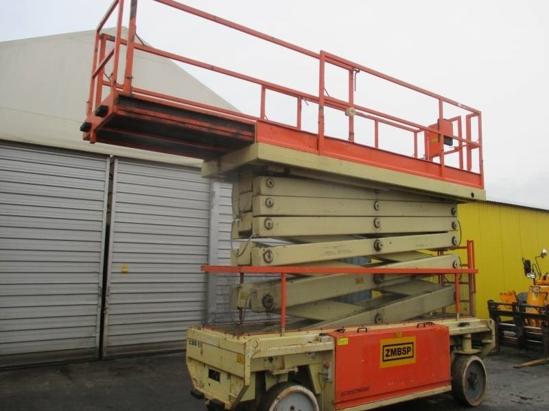 JLG Liftlux 180-12 - מעלית מספריים: תמונה 2 JLG Liftlux 180-12 - מעלית מספריים: תמונה 2