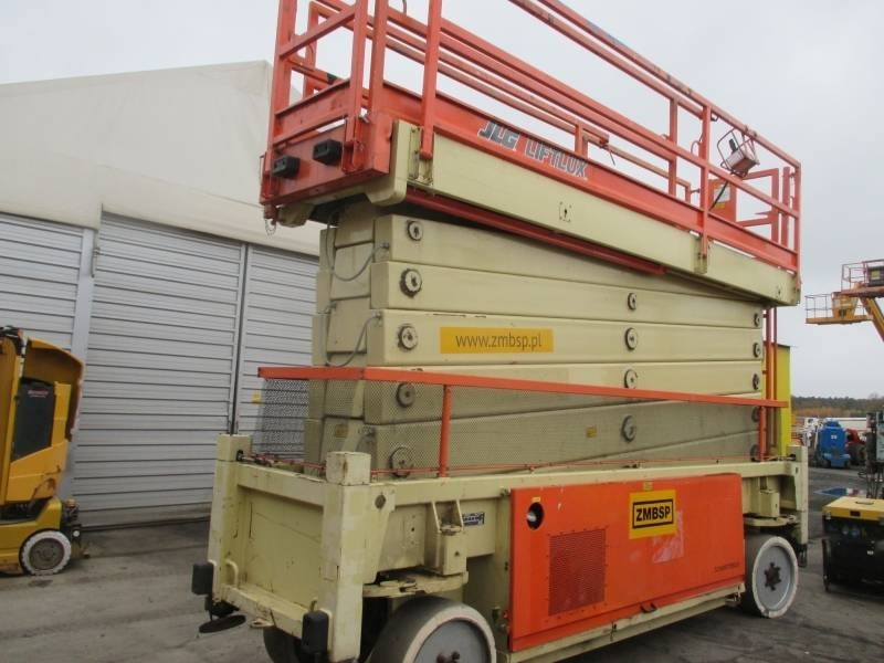 JLG Liftlux 245-12 - מעלית מספריים: תמונה 2 JLG Liftlux 245-12 - מעלית מספריים: תמונה 2