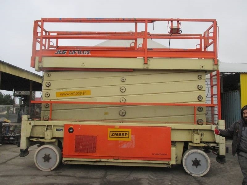 JLG Liftlux 245-12 - מעלית מספריים: תמונה 2 JLG Liftlux 245-12 - מעלית מספריים: תמונה 2