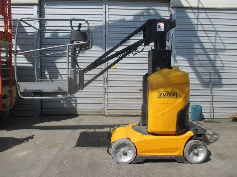 Manitou 100 VJR - מעלית תורן אנכית: תמונה 1 Manitou 100 VJR - מעלית תורן אנכית: תמונה 1