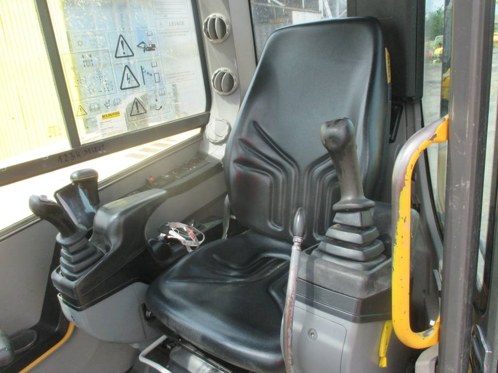 מיני מחפר Volvo ECR 88 D: תמונה 13
