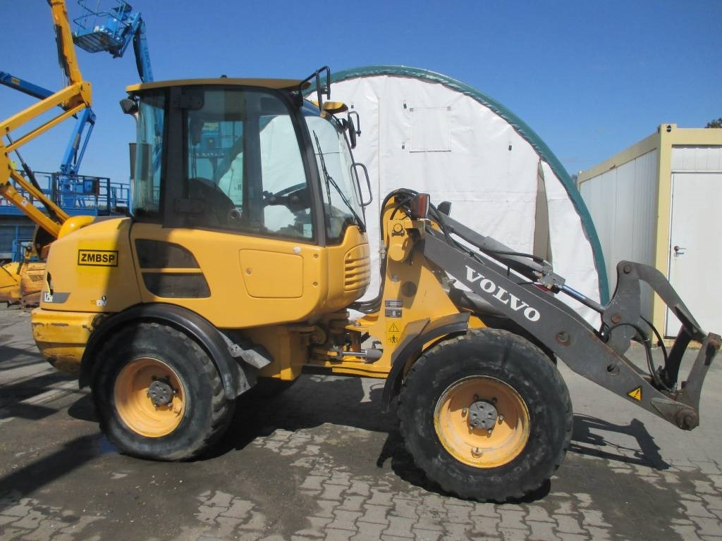 Volvo L 25 F - מעמיס גלגלים: תמונה 1 Volvo L 25 F - מעמיס גלגלים: תמונה 1