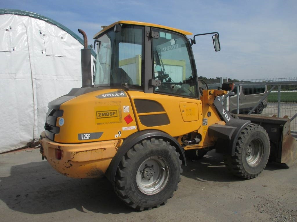 Volvo L 25 F - מעמיס גלגלים: תמונה 2 Volvo L 25 F - מעמיס גלגלים: תמונה 2