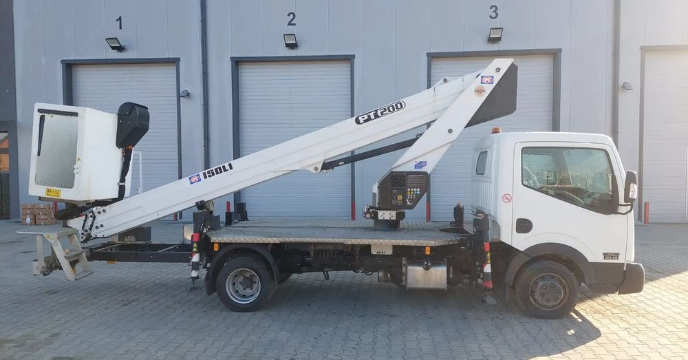 Nissan NT400 CABSTAR podnośnik koszowy ISOLI PT200 - פלטפורמה אווירית מותקנת על משאית: תמונה 2 Nissan NT400 CABSTAR podnośnik koszowy ISOLI PT200 - פלטפורמה אווירית מותקנת על משאית: תמונה 2