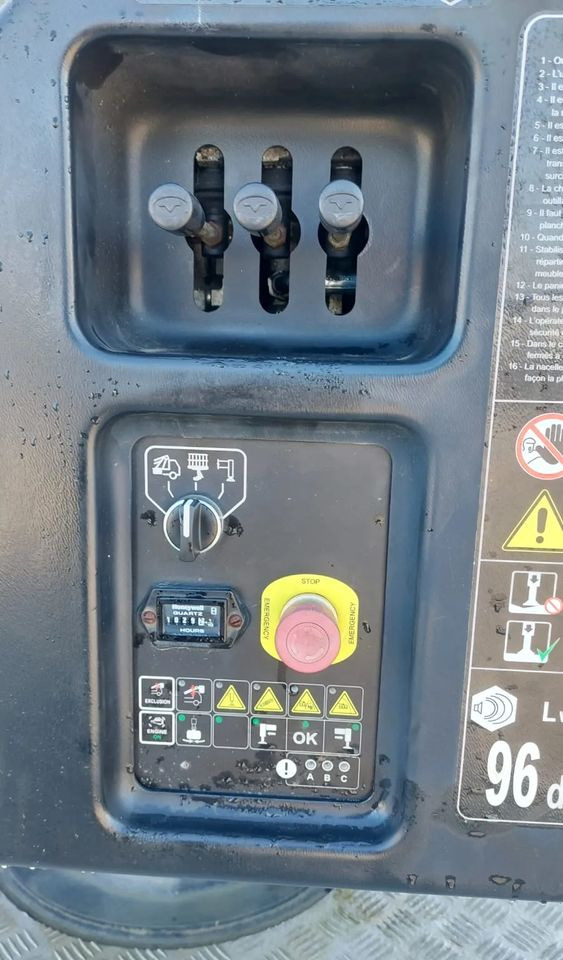 Nissan NT400 CABSTAR podnośnik koszowy ISOLI PT200 - פלטפורמה אווירית מותקנת על משאית: תמונה 3 Nissan NT400 CABSTAR podnośnik koszowy ISOLI PT200 - פלטפורמה אווירית מותקנת על משאית: תמונה 3