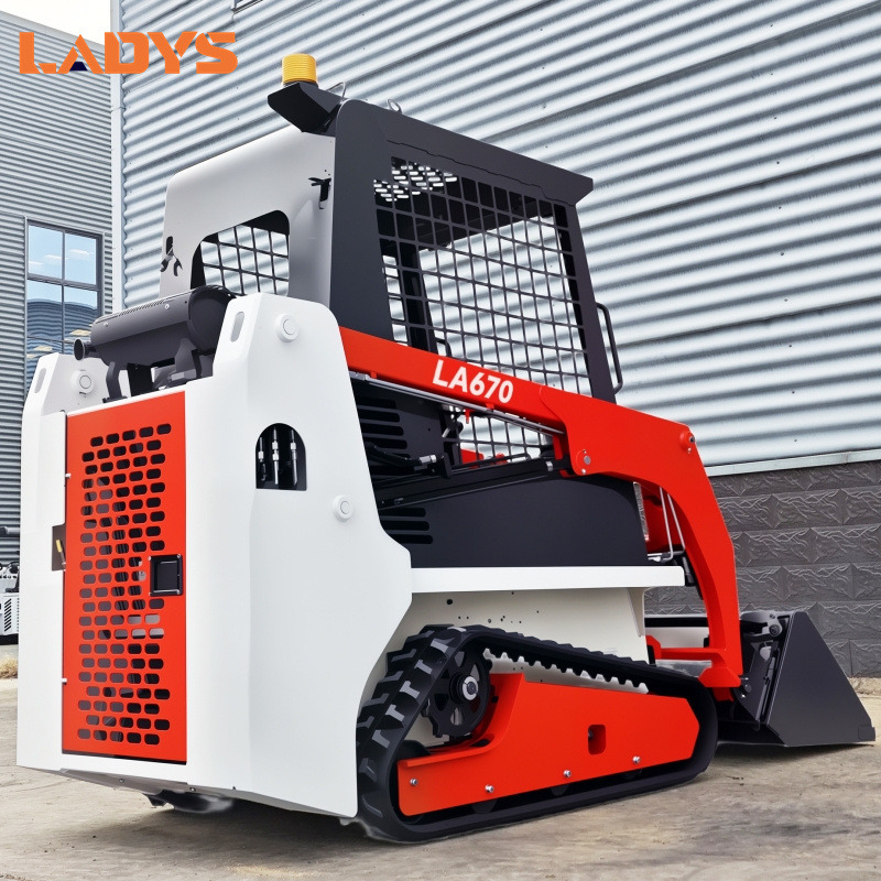 LADYS LA670 Mini Small Skid Steer Loader Compact Track Diesel Mini Skid Steer Loader For Sale With Small Mini Skid Steer Attachments 4 In 1 Bucket - מעמיס היגוי החלקה: תמונה 5 LADYS LA670 Mini Small Skid Steer Loader Compact Track Diesel Mini Skid Steer Loader For Sale With Small Mini Skid Steer Attachments 4 In 1 Bucket - מעמיס היגוי החלקה: תמונה 5