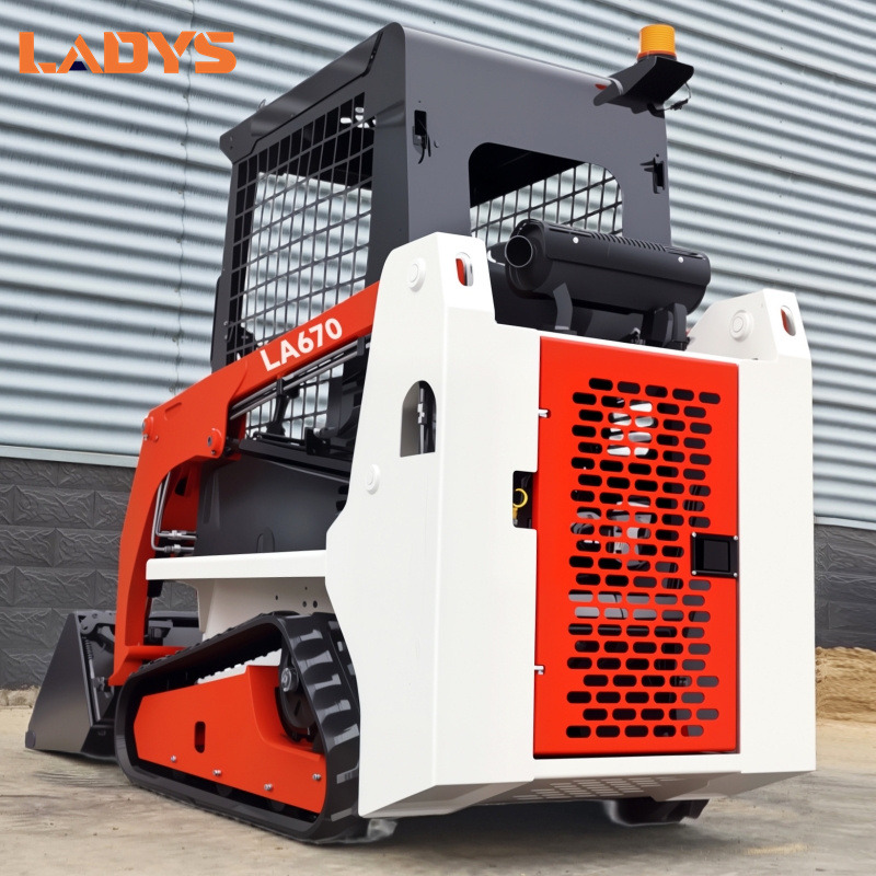 LADYS LA670 Mini Small Skid Steer Loader Compact Track Diesel Mini Skid Steer Loader For Sale With Small Mini Skid Steer Attachments 4 In 1 Bucket - מעמיס היגוי החלקה: תמונה 4 LADYS LA670 Mini Small Skid Steer Loader Compact Track Diesel Mini Skid Steer Loader For Sale With Small Mini Skid Steer Attachments 4 In 1 Bucket - מעמיס היגוי החלקה: תמונה 4