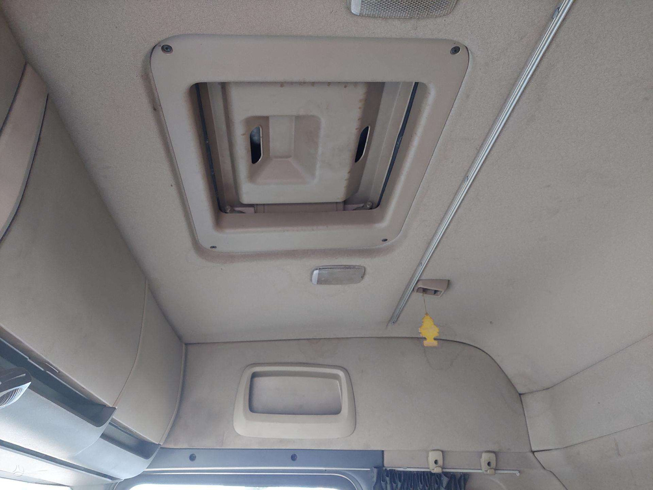 משאית עץ, משאית מנוף Scania G480: תמונה 23