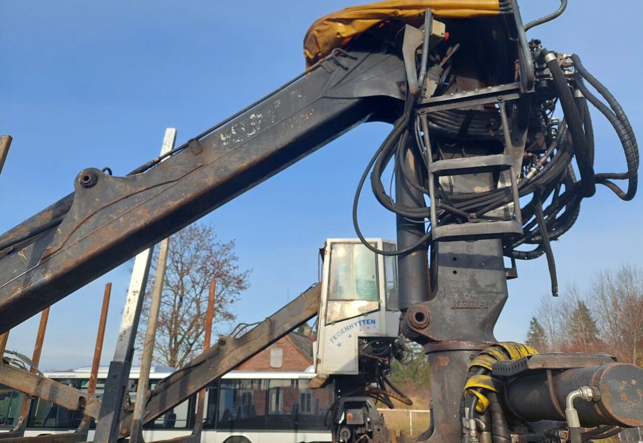 משאית עץ, משאית מנוף Scania G480: תמונה 12