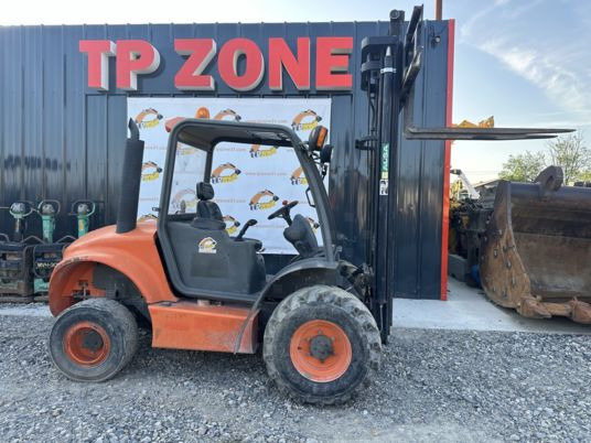 Ausa C200HX4 4X4 à 17900 € HT - מלגזת שטח קשה: תמונה 1 Ausa C200HX4 4X4 à 17900 € HT - מלגזת שטח קשה: תמונה 1