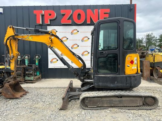 Bobcat E35 Cabine à 23 500 € HT - מיני מחפר: תמונה 2 Bobcat E35 Cabine à 23 500 € HT - מיני מחפר: תמונה 2