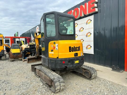 Bobcat E35 Cabine à 23500 € HT - מיני מחפר: תמונה 4 Bobcat E35 Cabine à 23500 € HT - מיני מחפר: תמונה 4