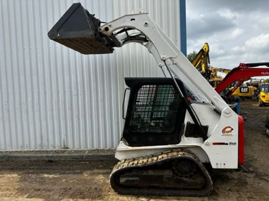 Bobcat T450 à 19900 € HT - מעמיס רצועות קומפקטי: תמונה 4 Bobcat T450 à 19900 € HT - מעמיס רצועות קומפקטי: תמונה 4