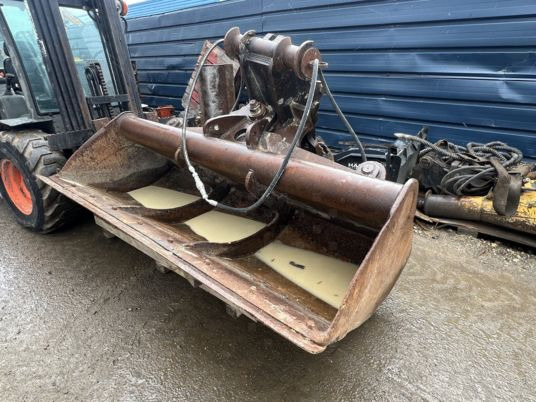 Godet de curage inclinable Morin M7 - דלי מחפר: תמונה 2 Godet de curage inclinable Morin M7 - דלי מחפר: תמונה 2