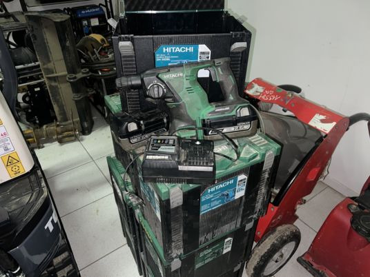 Marteau perforateur burineur hitachi - ציוד בנייה: תמונה 2 Marteau perforateur burineur hitachi - ציוד בנייה: תמונה 2