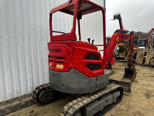 Volvo ECR25D Canopy - מיני מחפר: תמונה 1 Volvo ECR25D Canopy - מיני מחפר: תמונה 1