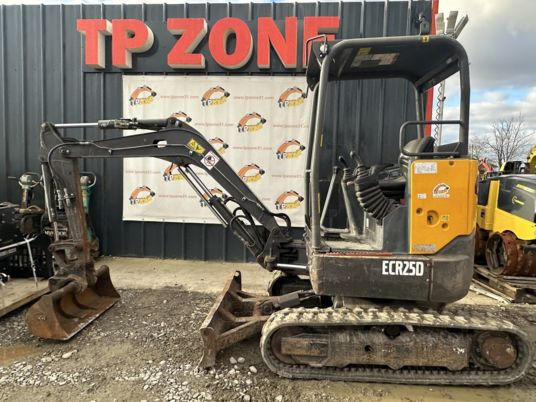 Volvo ECR25D à 22 500 € HT - מיני מחפר: תמונה 2 Volvo ECR25D à 22 500 € HT - מיני מחפר: תמונה 2