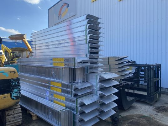 Rampes de chargement en alu - רמפת העמסה: תמונה 1 Rampes de chargement en alu - רמפת העמסה: תמונה 1