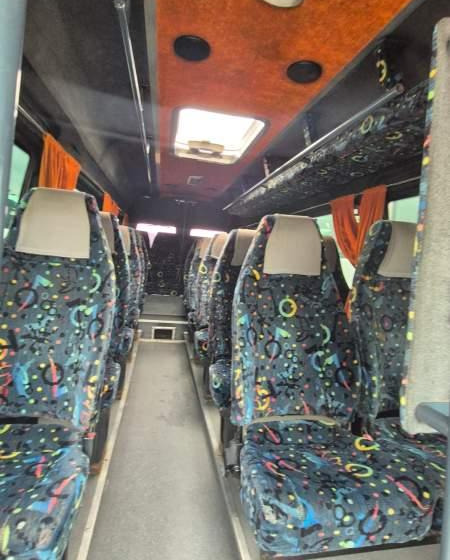 Mercedes-Benz Sprinter 411CDI 20+8 - אוטובוס פרברים: תמונה 2 Mercedes-Benz Sprinter 411CDI 20+8 - אוטובוס פרברים: תמונה 2